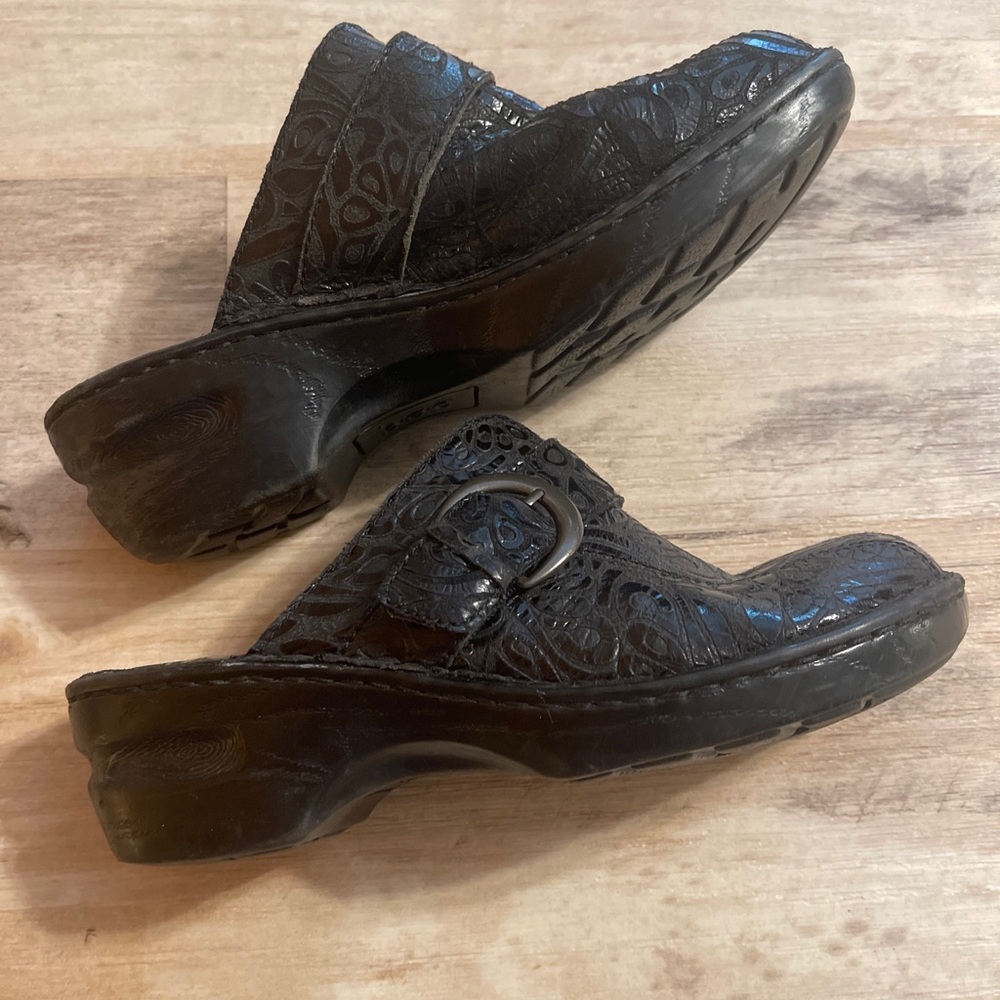 Women’s BOC black clog-9